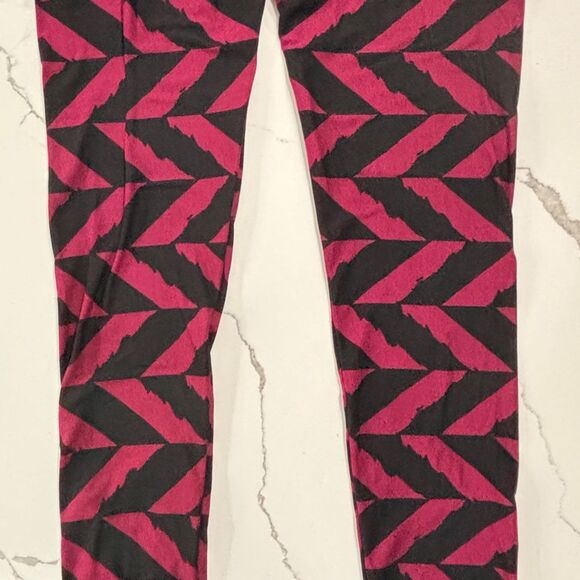 LuLaRoe | Soft Geometric Black Maroon Leggings - Picture 11 of 14